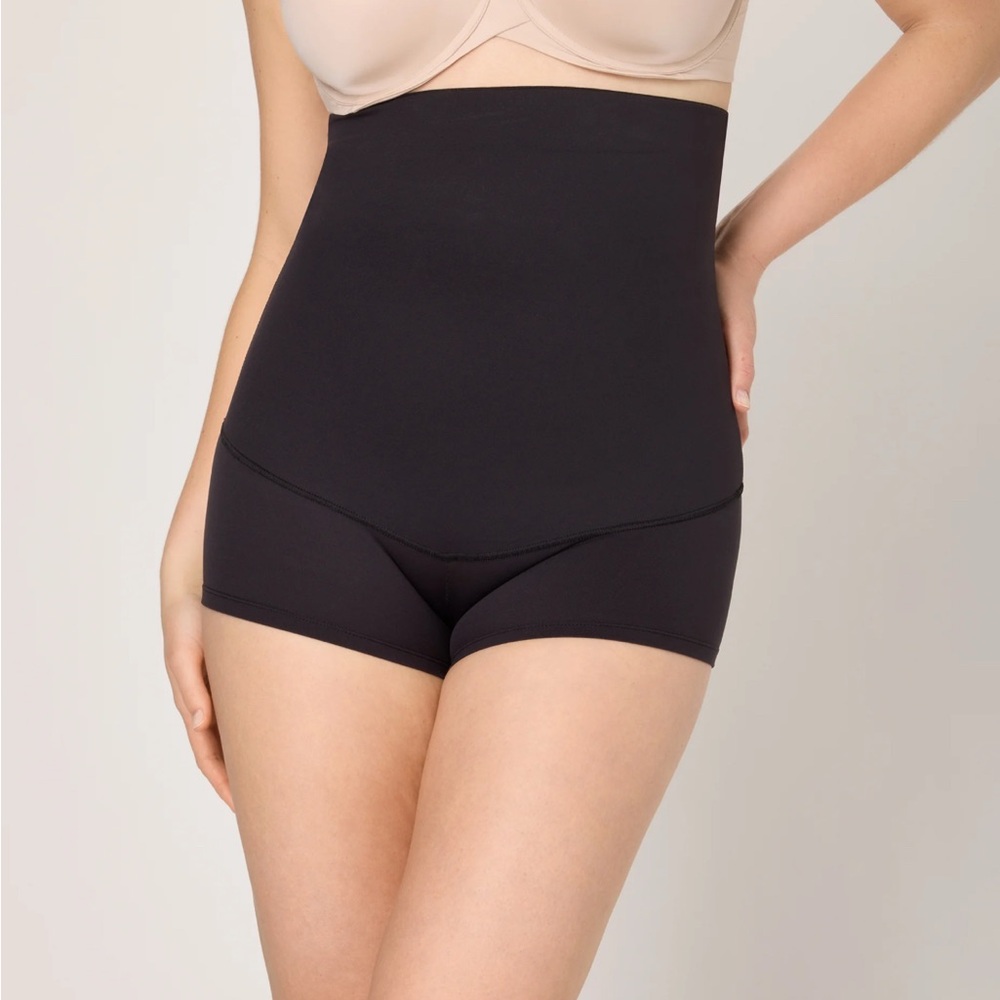 Maidenform high-waisted black boy short shapewear